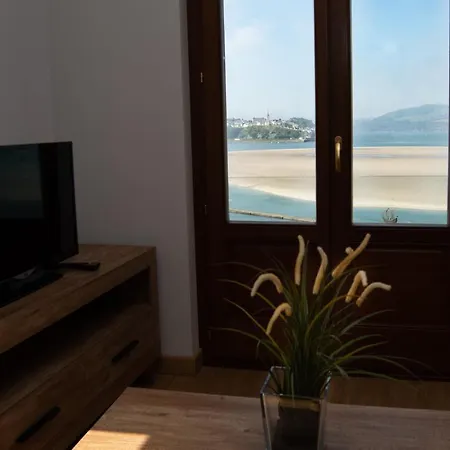 Homes Figueras At * Castropol