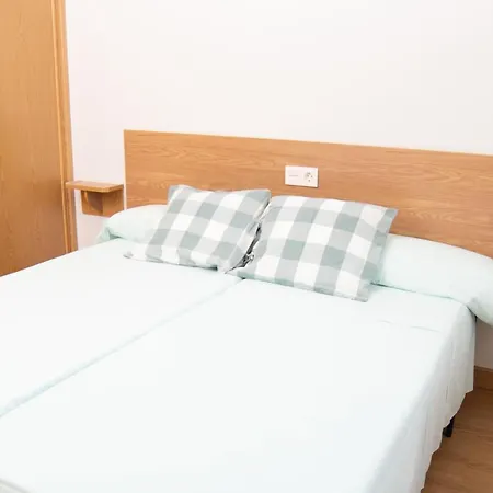 Homes Figueras At * Castropol