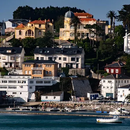 Homes Figueras At Castropol